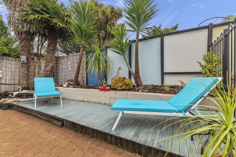 Photo of property in 7 Coulthard Terrace, Opaheke, Papakura, 2113