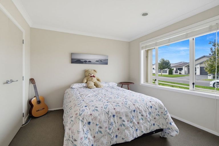 Photo of property in 5 Pania Place, Poraiti, Napier, 4112