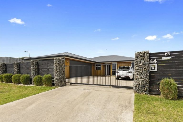 Photo of property in 64 Butterworth Crescent, Papamoa Beach, Papamoa, 3118