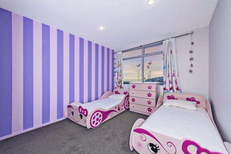 Photo of property in 2 Redcliffs View Lane, Redcliffs, Christchurch, 8081