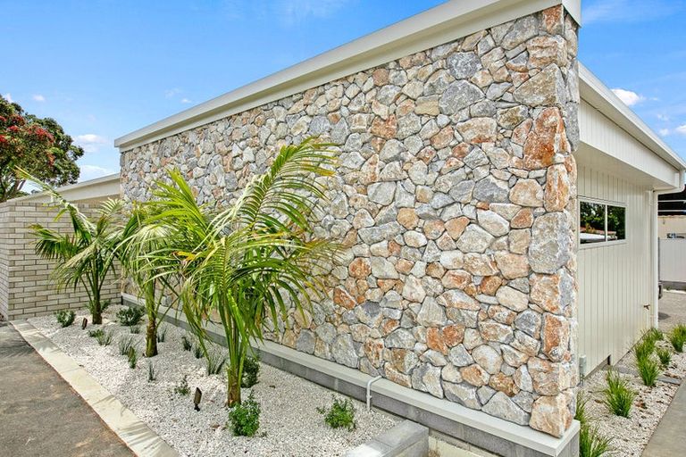 Photo of property in 63 Mangorei Road, Strandon, New Plymouth, 4312