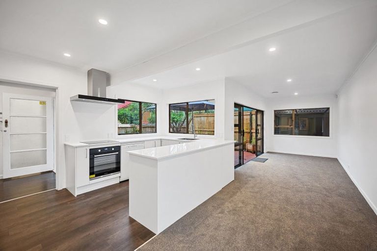 Photo of property in 24 Godley Road, Green Bay, Auckland, 0604