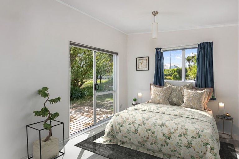 Photo of property in 56 Pinedale Crescent, Riversdale Beach, Masterton, 5872
