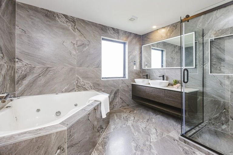 Photo of property in 31 Evergreen Parade, Rosehill, Papakura, 2113