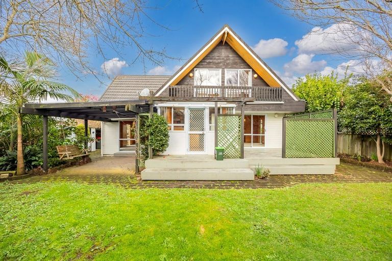 Photo of property in 93 Wiseley Road, West Harbour, Auckland, 0618