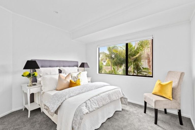 Photo of property in 1/22 Bevyn Street, Castor Bay, Auckland, 0620