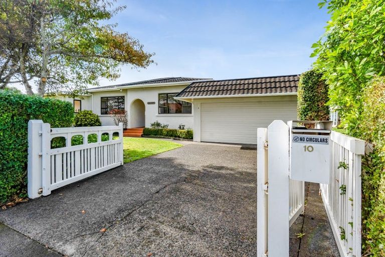 Photo of property in 10 Seddon Street, Westown, New Plymouth, 4310