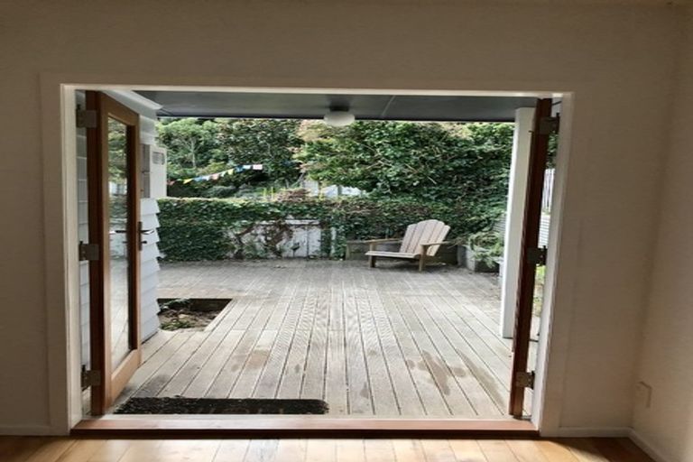 Photo of property in 82 Tannadyce Street, Strathmore Park, Wellington, 6022