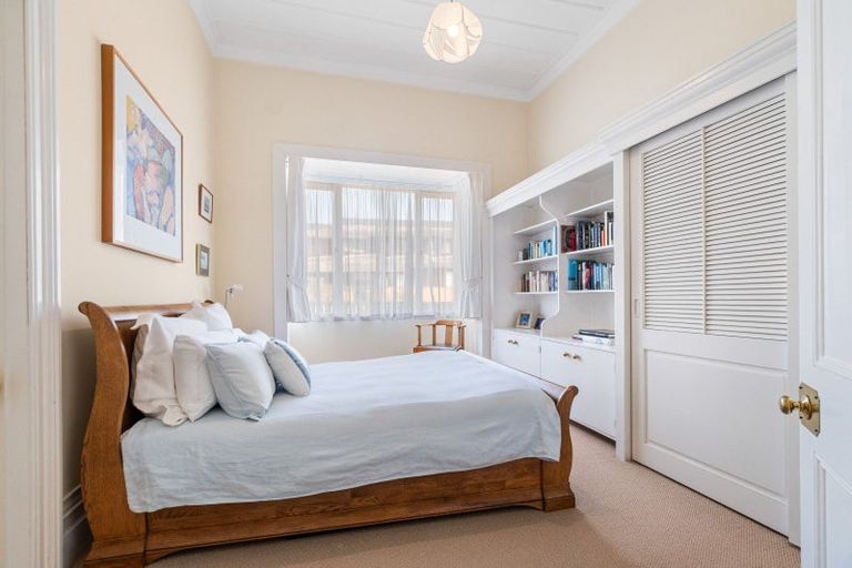 Photo of property in 42 King Edward Parade, Devonport, Auckland, 0624