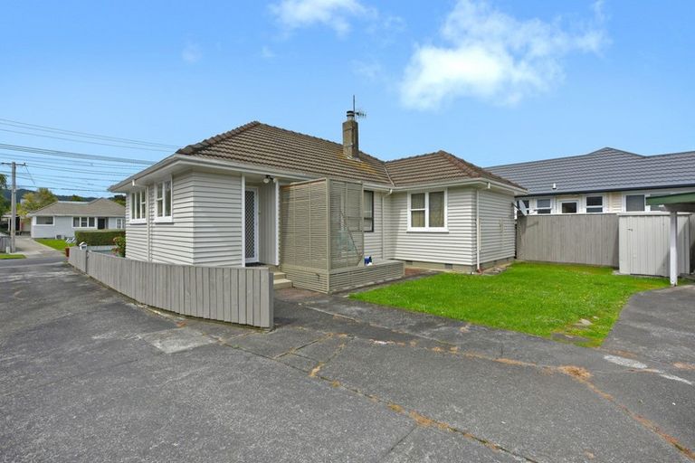 Photo of property in 18 Sheridan Crescent, Trentham, Upper Hutt, 5018