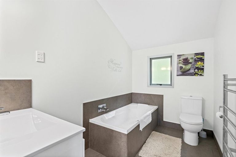 Photo of property in 52b Downer Access Road, Kaukapakapa, 0873