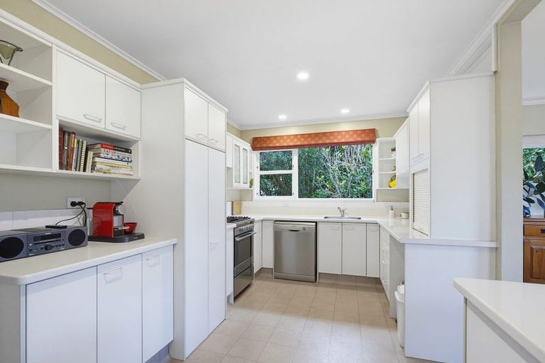 Photo of property in 108 Oriel Avenue, Tawa, Wellington, 5028