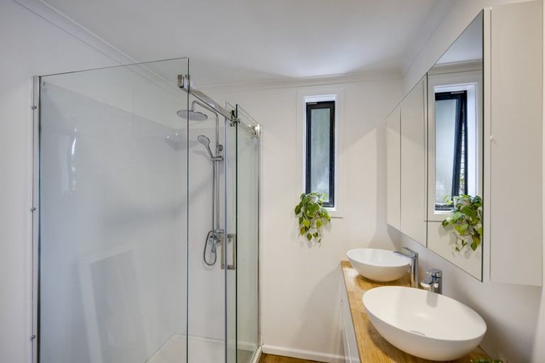 Photo of property in 54 Napier Terrace, Hospital Hill, Napier, 4110