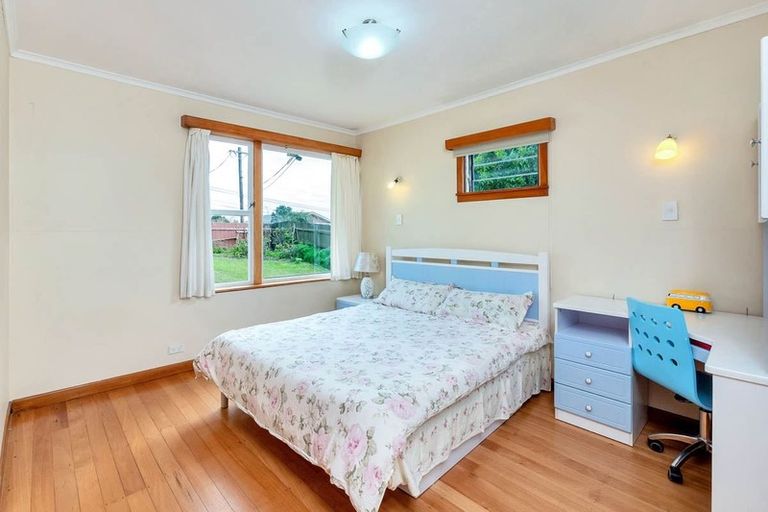 Photo of property in 65 Birkdale Road, Birkdale, Auckland, 0626
