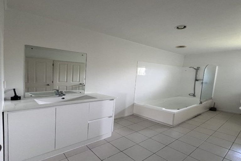Photo of property in 26 Carlas Way, Ranui, Auckland, 0612