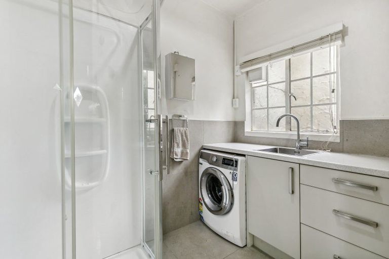 Photo of property in 42 Nicholson Road, Khandallah, Wellington, 6035