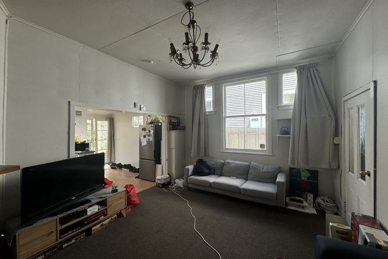 Photo of property in 19 Holloway Road, Aro Valley, Wellington, 6021