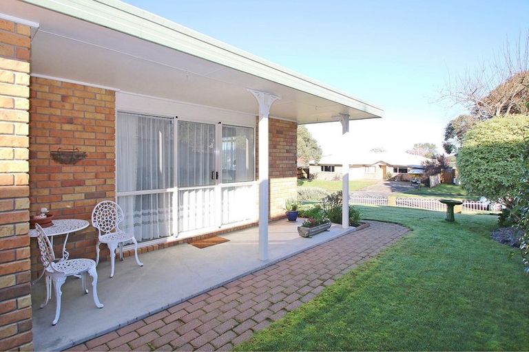 Photo of property in 6 Guernsey Place, Grandview Heights, Hamilton, 3200