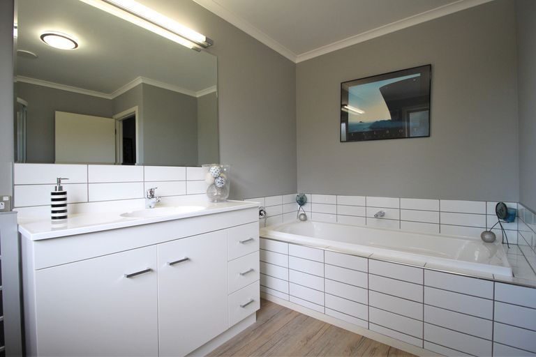 Photo of property in 18a The Half Mile, Bridge Hill, Alexandra, 9320