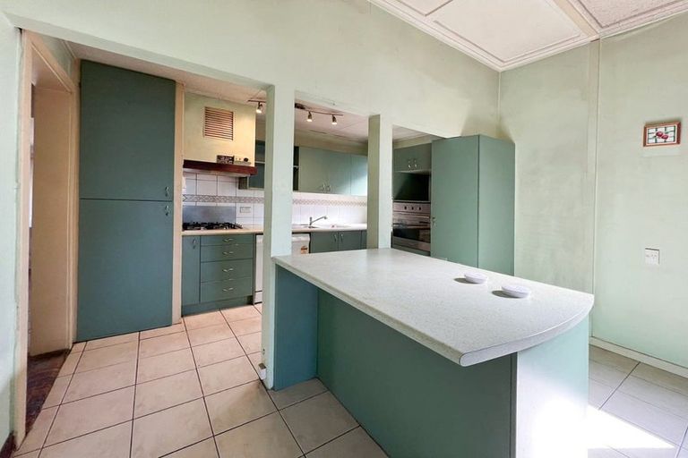 Photo of property in 16 Rimu Street, New Lynn, Auckland, 0600