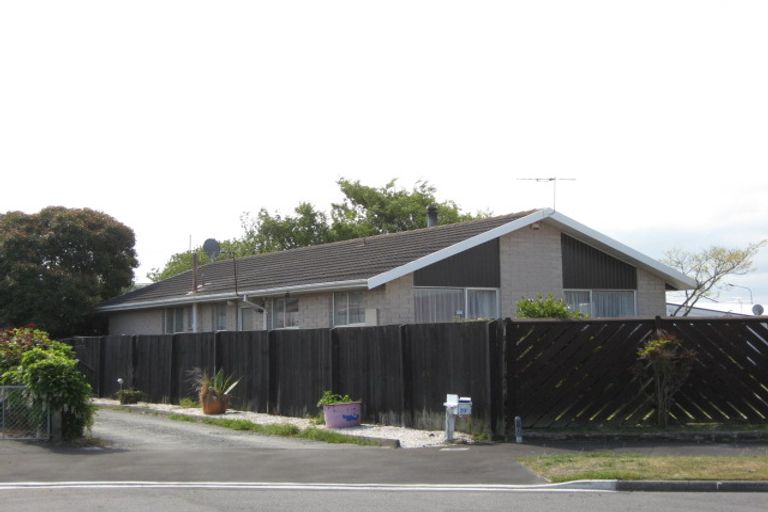 Photo of property in 18 Tamarisk Place, Parklands, Christchurch, 8083