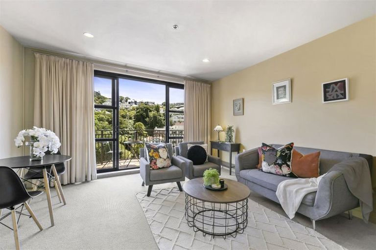 Photo of property in Atrium Towers, 8h/154 The Terrace, Wellington Central, Wellington, 6011