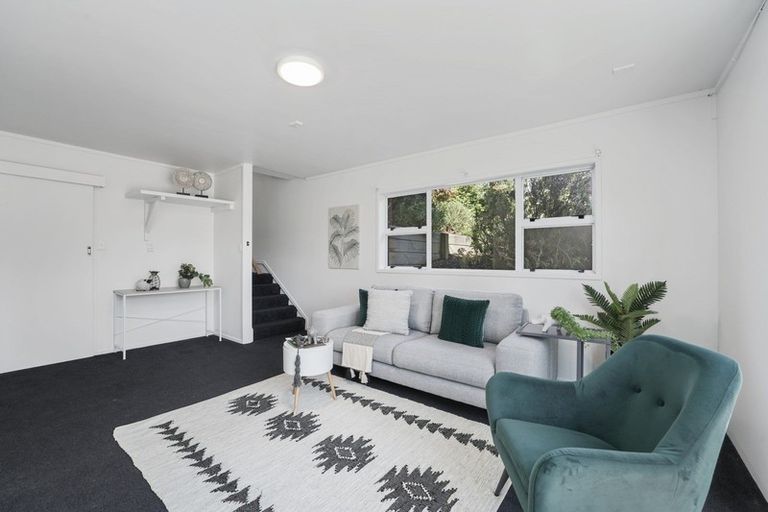 Photo of property in 5 Chilton Drive, Paraparaumu, 5032