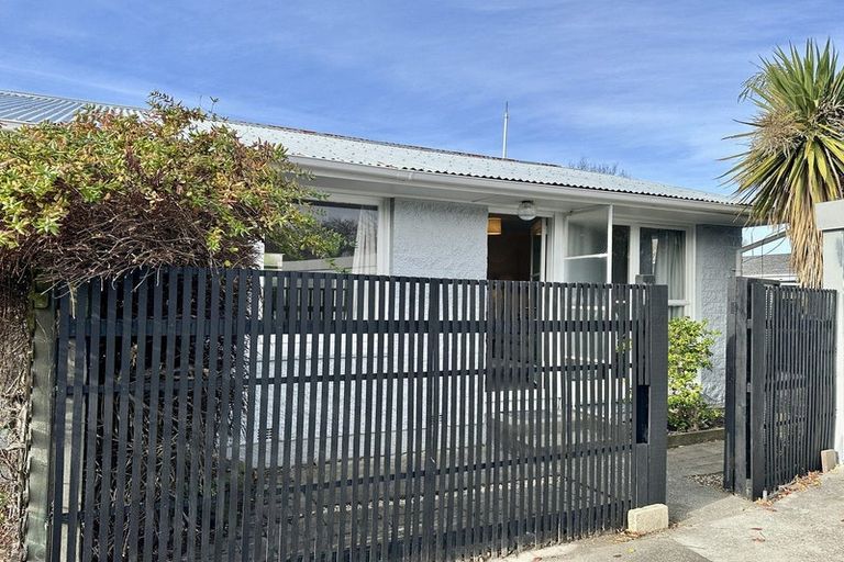 Photo of property in 4 Gresford Street, Edgeware, Christchurch, 8013