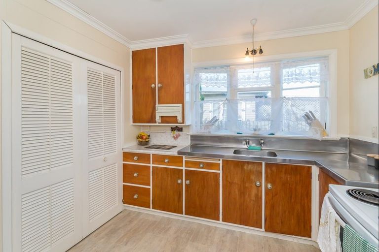Photo of property in 39 Carlisle Street, Levin, 5510