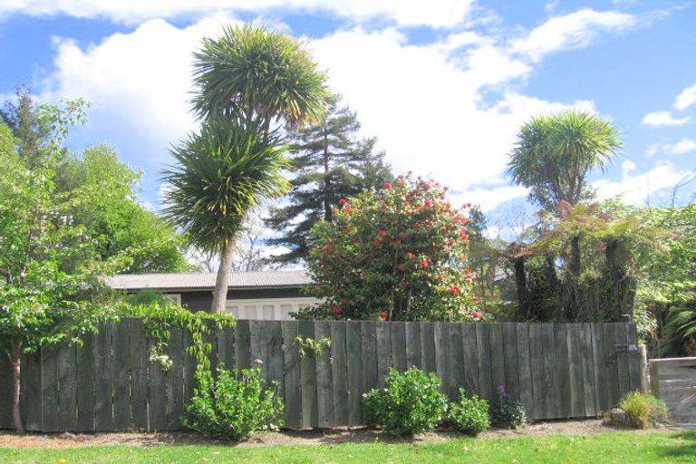 Photo of property in 7 Norfolk Road, Waipahihi, Taupo, 3330