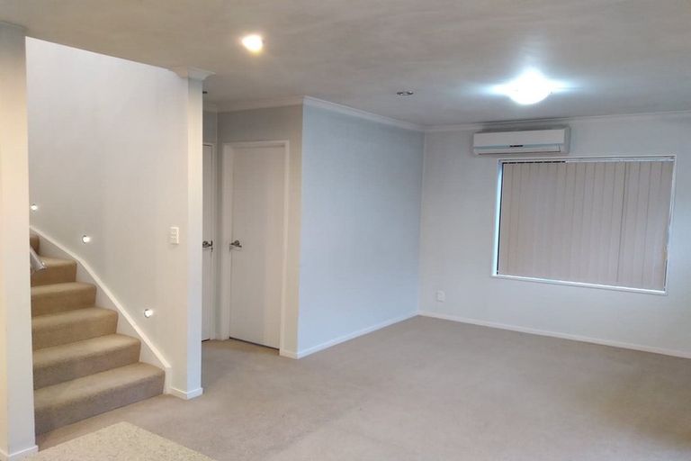 Photo of property in 8a Watson Place, Papatoetoe, Auckland, 2025