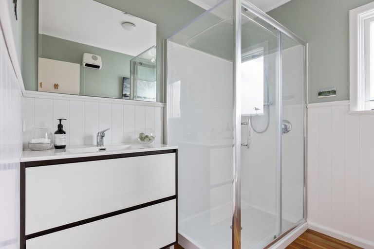 Photo of property in 17 Meeanee Quay, Westshore, Napier, 4110