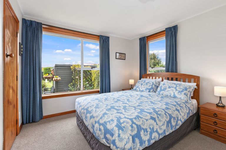 Photo of property in 15 Hillary Crescent, Upper Riccarton, Christchurch, 8041