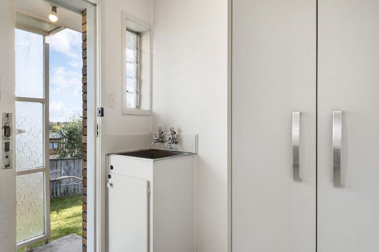 Photo of property in 2/74 Blakeborough Drive, Forrest Hill, Auckland, 0620