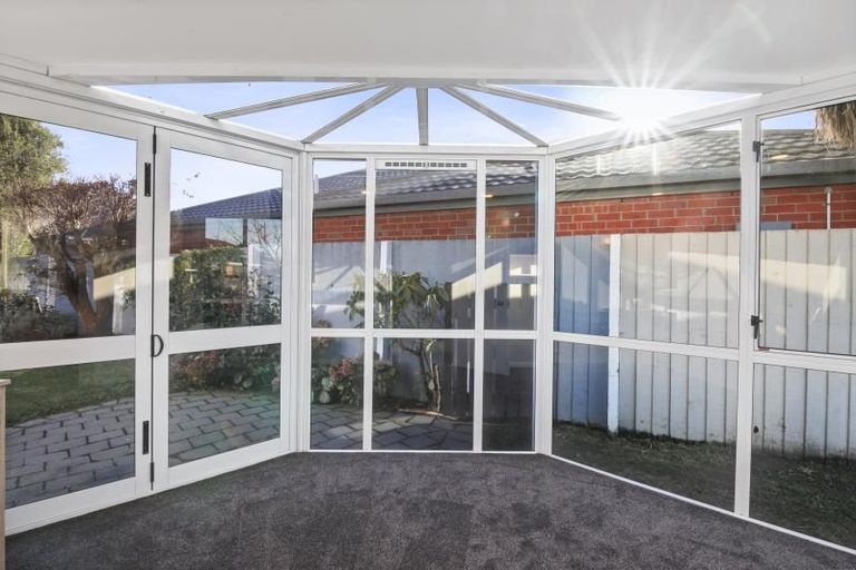 Photo of property in 2 Hatfield Place, Avonhead, Christchurch, 8042