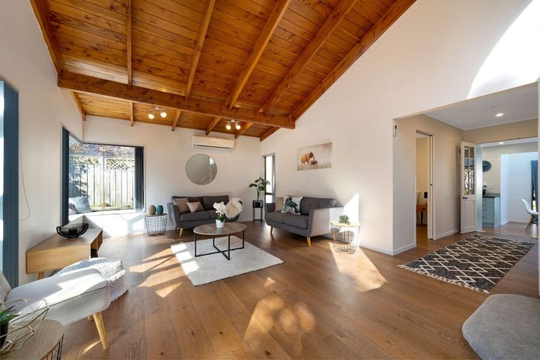 Photo of property in 1/6 Glucina Avenue, West Harbour, Auckland, 0618