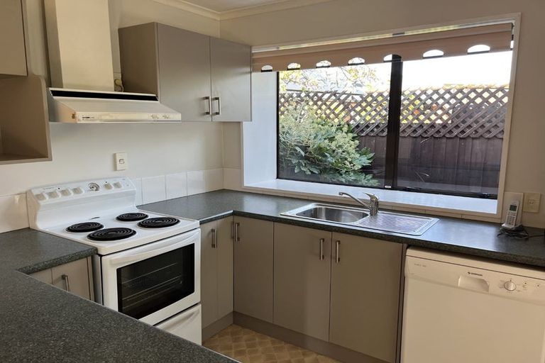 Photo of property in 2/180 Hawthornden Road, Avonhead, Christchurch, 8042