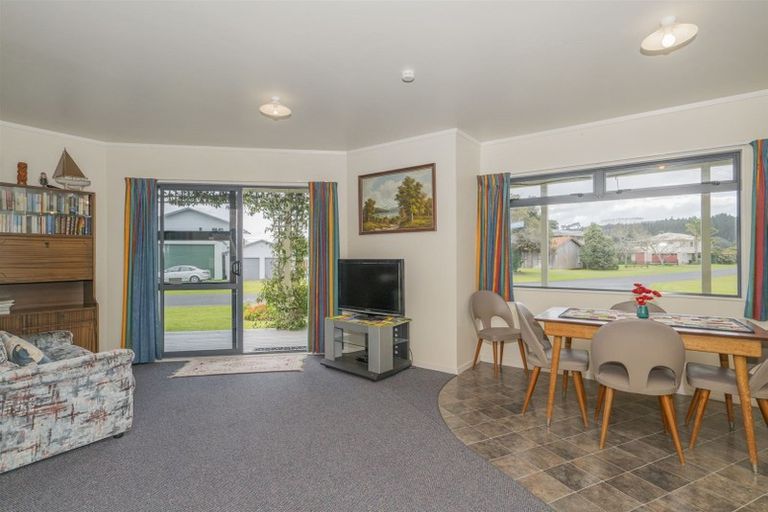 Photo of property in 1 Hardy Place, Cooks Beach, Whitianga, 3591