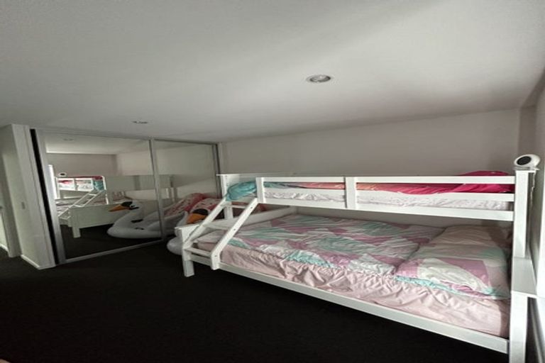 Photo of property in 1/17 De Luen Avenue, Tindalls Beach, Whangaparaoa, 0930