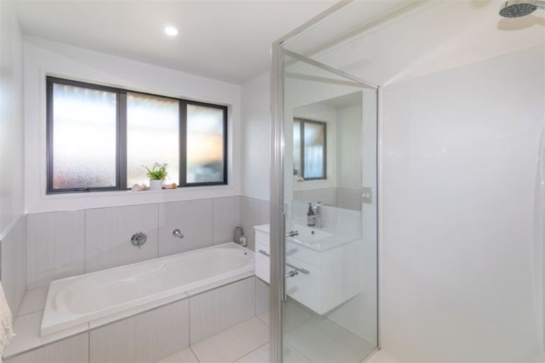 Photo of property in 32 Eyrewell Road, Pegasus, 7612