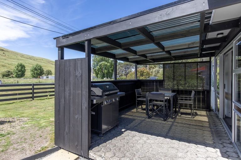 Photo of property in 20 Blake Street, Porangahau, 4293