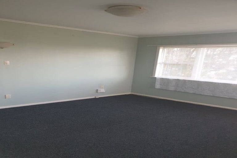 Photo of property in 1/402 Mount Albert Road, Mount Roskill, Auckland, 1041