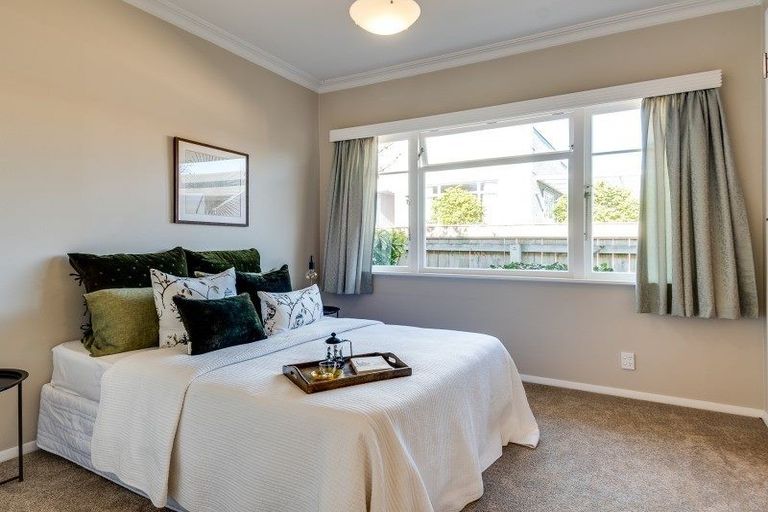 Photo of property in 128 Napier Road, Havelock North, 4130