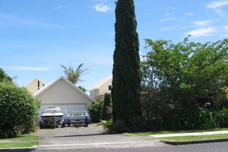 Photo of property in 35a Torkar Road, Clarks Beach, 2122