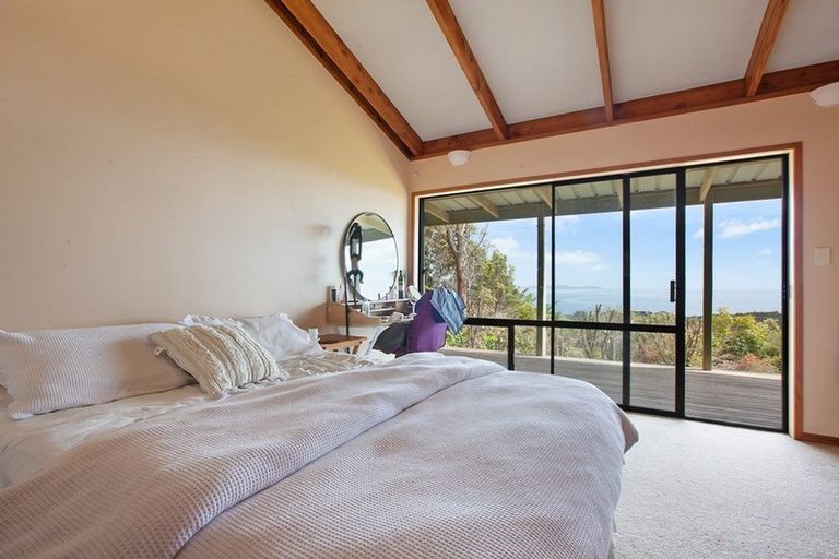 Photo of property in 21 Spicer Road, Cable Bay, 0420