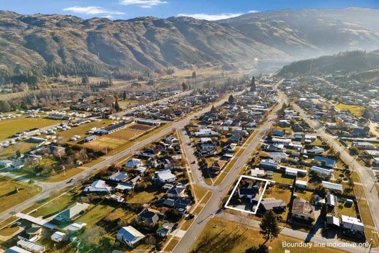 Photo of property in 34 Newcastle Street, Clyde, 9330