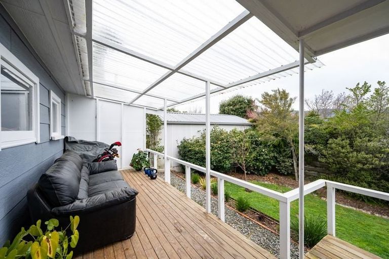 Photo of property in 17 Martin Street, Monaco, Nelson, 7011