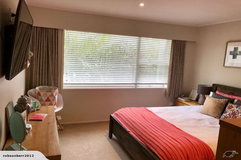 Photo of property in 2/2 Pine Terrace, Howick, Auckland, 2014