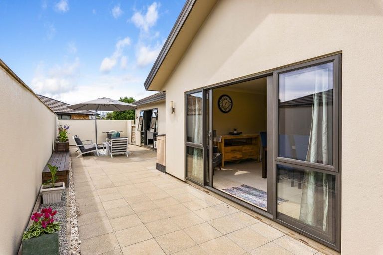 Photo of property in 28 Cottonwood Close, Paraparaumu Beach, Paraparaumu, 5032