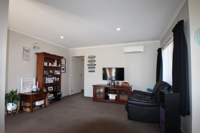 Photo of property in 11 Montague Grove, Stratford, 4332